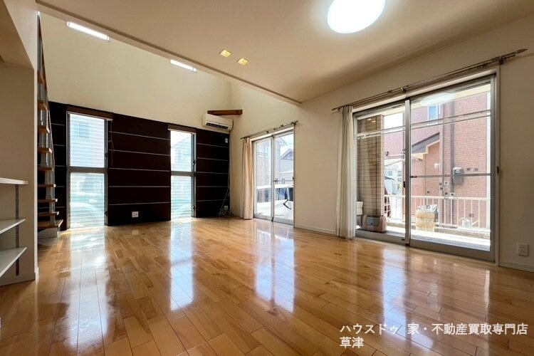 【JR手原駅まで徒歩12分】採光良好で開放感のある角地　駐車2台可　フレンドマート栗東店まで徒歩6分