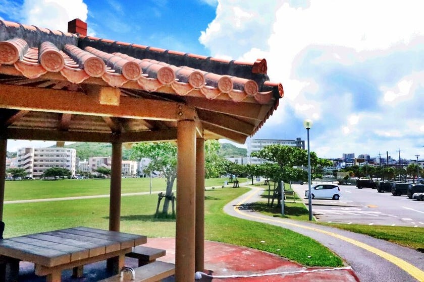 東屋 与那古浜公園