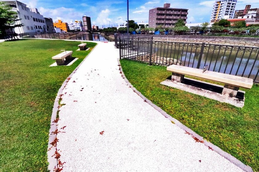 御殿山親水公園 広場