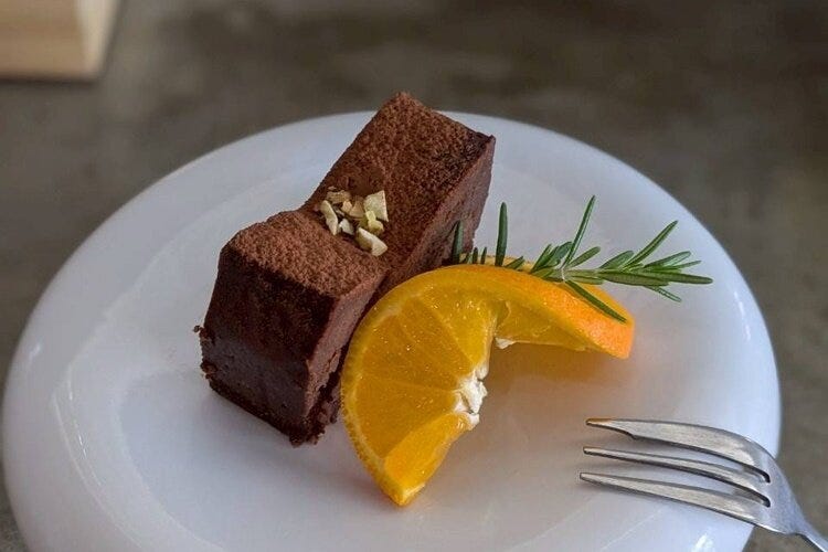 サーバルキャット　猛獣　カフェ　ランチ　デザート
