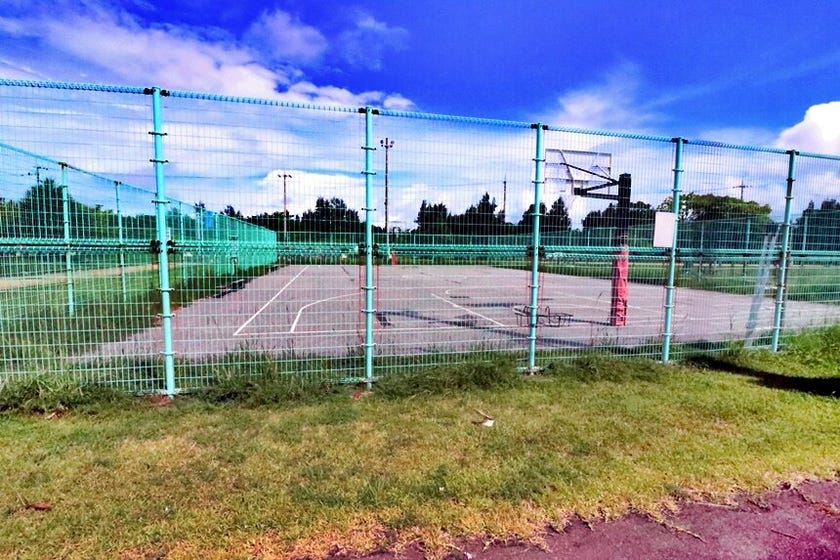 東崎公園 バスケットコート　西原町東崎