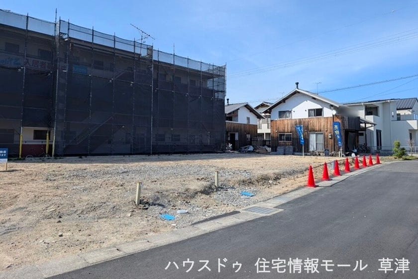 【南西南東の角地で日当たり良好】　教育施設、公園が徒歩圏内の子育てファミリーに嬉しい立地