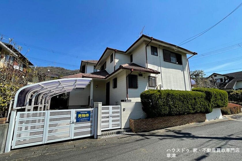 JR黄檗駅まで徒歩18分！・空き物件に付き即内覧可・カーポート付駐車スペース有・開放感たっぷりの角地