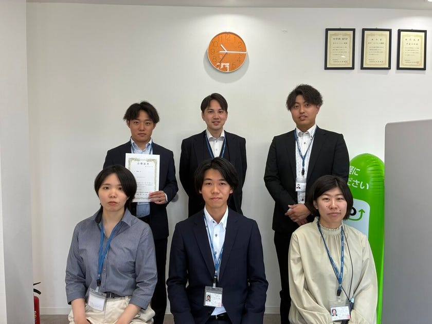スタッフ集合写真