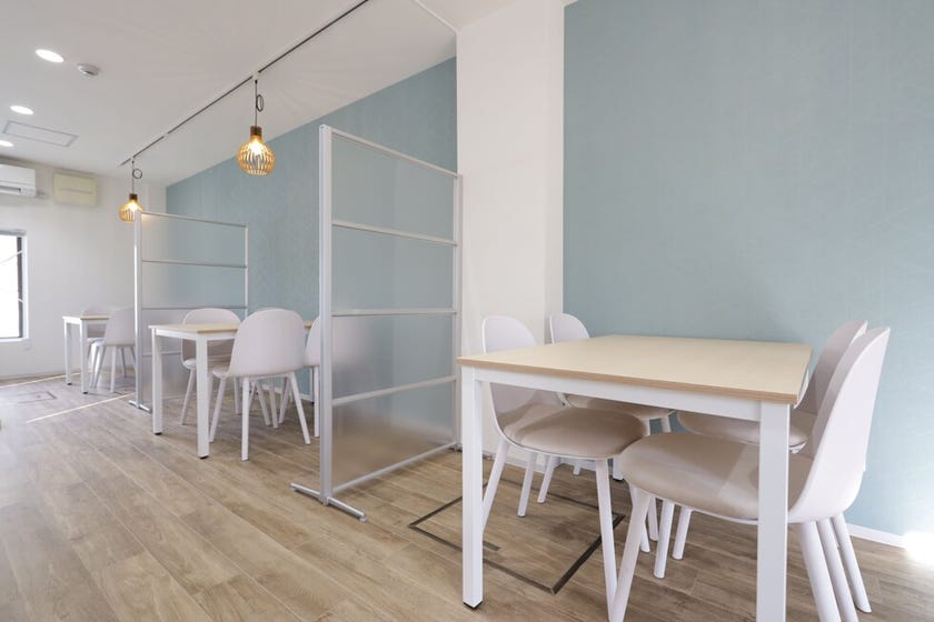 明るく話しやすい相談スペース