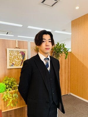 スタッフ写真2
